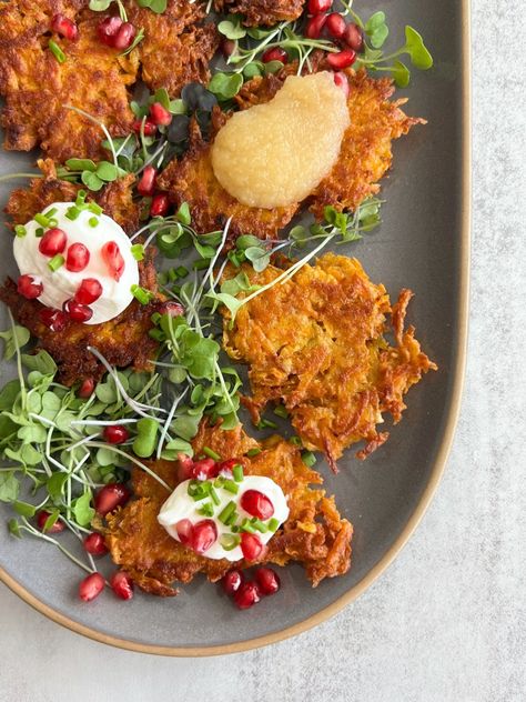 Sweet Potato Apple Latkes - Something Nutritious Sweet Potato Latkes, Sweet Potato Apple, Hanukkah Recipes, Crunchy Potatoes, Potato Fritters, Potato Latkes, Hanukkah Food, Sweet Potato And Apple, Grated Potato