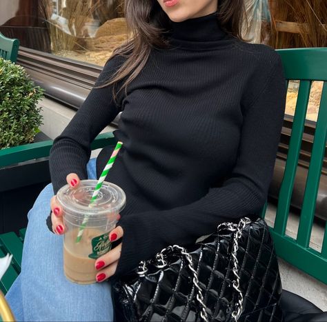 London, red nails, ralph lauren cafe, chanel, classic, black turtleneck Ralph Lauren Cafe, Black Turtle Neck, London Red, Classic Outfit, Black Turtleneck, Chanel Black, Classic Outfits, Red Nails, Chanel Classic