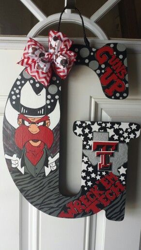 Feeling creative? Make your own hand painted Texas Tech monogram! Texas Tech Classroom Door Decoration, Texas Tech Drawing, Texas Tech Door Hanger, Texas Tech Art, Texas Tech Decor, Texas Tech Game Day, Texas Tech Football, Red Raider, Texas Tech University