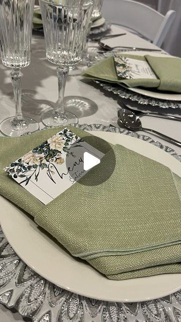 Napkin Pocket Fold Menu Cards, Folding Napkins With Silverware, Napkin Folding Ideas With Silverware, Cloth Napkin Folding Ideas, Easy Napkin Folding Ideas, Wedding Napkin Folding, Rehearsal Dinner Napkins, Wedding Dinner Napkins, Fancy Napkin Folding