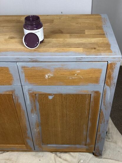 We have an oak buffet table bought probably about fifteen years ago, at the time I thought my taste in furniture would never change. But it has! There is nothing wrong with this sideboard but it just doesn’t feel like me anymore... I causally mentioned painting it purple to my husband. I am delighted to say he agreed. Upcycling a sideboard (as it is known here in the UK) is incredible easy to do but you do need to spend time in the prep. It is well worth taking the time to remove the… Buffet Table Diy, Candle Repurpose, Sideboard Upcycle, Oak Buffet, End Table Makeover, Key Holder Diy, Basket Makeover, Dining Table Makeover, Best Front Doors