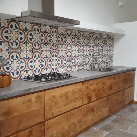 Moroccan Kitchen Design, Cement Kitchen, Moroccan Kitchen, Sun Rooms, Architecture Bathroom, Kitchen Walls, Encaustic Cement Tile, Kitchen Concepts, Tiles Design