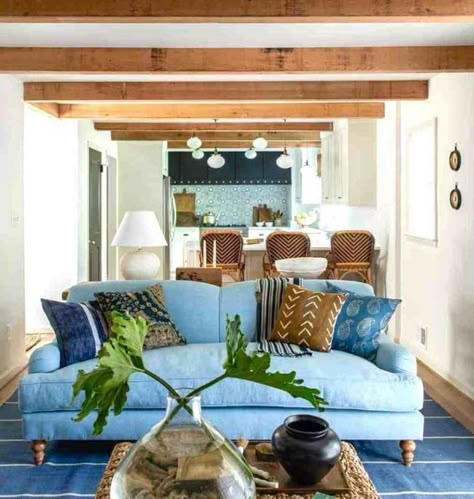 Ten Instagrammers who rock the Collected Look-cindy hattersley design blue and brown collected living space by Lauren Liess #homedecor #livingroom #kitchen Cindy Hattersley, Lauren Liess, Rough Luxe, Interior Minimalista, Permanent Residence, Comfy Couch, Ageless Style, Blue And Brown, Cheap Decor