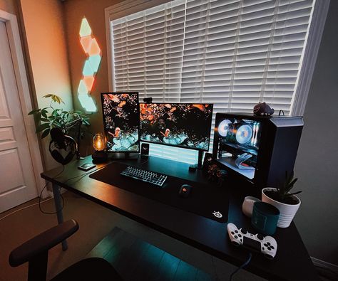 A battlestation by u/gulpozen. Home Office Gaming, Pc Gaming Desk, Game Setup, Gaming Desk Setup, Best Gaming Setup, Computer Desk Setup, Pc Gaming Setup, Cool Desktop, Bedroom Setup