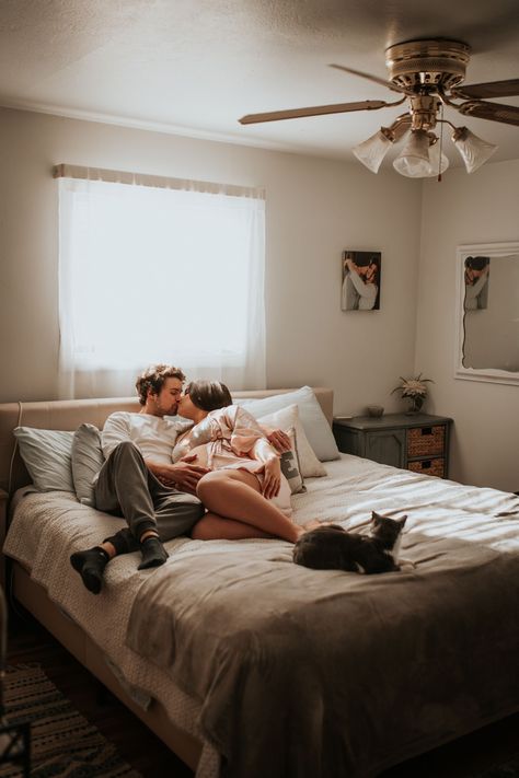 Cozy Home Maternity Photos, Home Style Maternity Shoot, Maternity Shoot In Living Room, In Home Maternity Session With Kids, In Home Maternity Session, I’m Home Maternity Session, Home Maternity Session, Home Maternity Photography, Winter Maternity Photos