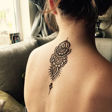 Henna BK Henna Tattoo Back, Cool Henna, Back Henna, Henne Tattoo, Jagua Henna, Girls Tattoo, Simple Henna Tattoo, Henna Body Art, Tattoo Henna