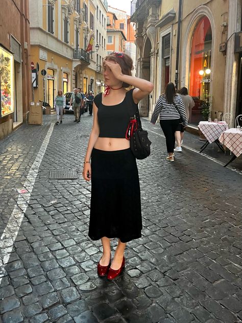 Low Rise Midi Skirt, Holiday Fits, Downtown Girl, Mode Inspo, Looks Style, Crete, Fashion Killa, Playing Dress Up, Aesthetic Clothes