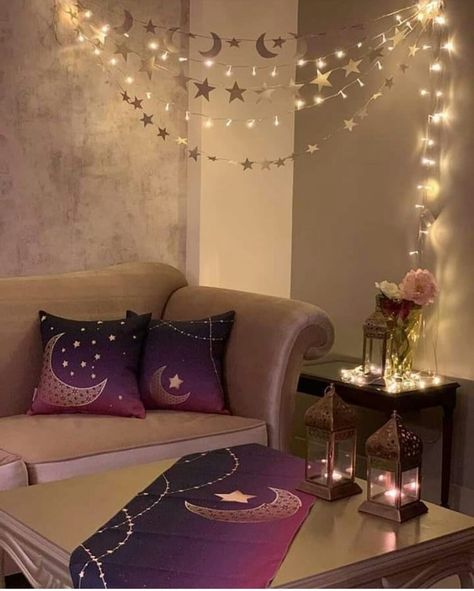 Eid Decoration Ideas Living Rooms, Ramadan Table Setting, Eid Ul Fitr Decorations, Muslim Prayer Room Ideas, Decoraciones Ramadan, Prayer Room Ideas, Eid Decor, Ramadan Kareem Decoration, Ramadan Decor