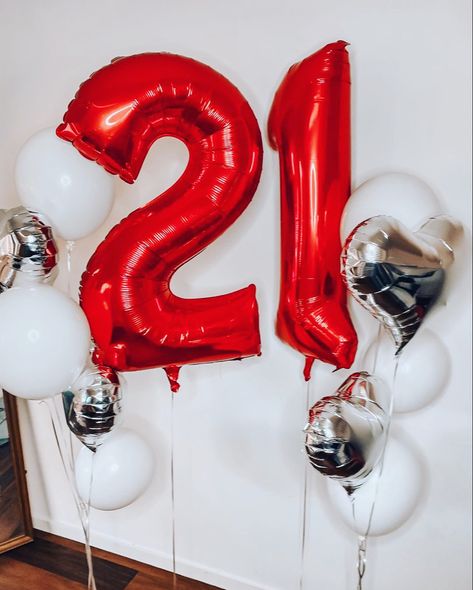 White And Red Birthday Theme, Red And Silver Birthday Decorations, Red And White Birthday Party Decorations, Red 21st Birthday, White And Silver Birthday, 21st Birthday Themes, 21st Birthday Balloons, 21 Balloons, White Party Theme