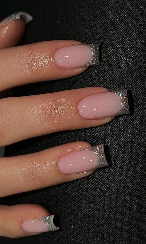 Simple New Year Nails 2023, Winter Nail Inspiration Short, New Year Nails Inspiration, New Years Eve Square Nails, New Years Nails Inspiration, Nail Inspo For New Years, Newyear Nails New Years Eve, Nails Inspiration New Years Eve, Nail Inspiration New Year