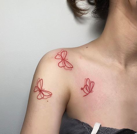 Red Butterfly Tattoo Behind Ear, Red Hearts Tattoo, Minimalist Tattoo Women, Small White Tattoos, Butterfly Tattoo Stencil, Tattoo Design For Hand, Small Girly Tattoos, Small Butterfly Tattoo, Single Line Tattoo