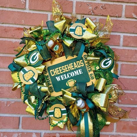 Custom team wreaths available @LisaVonTheGram or Likividesigns@gmail.com #greenbay #packers #teamwreaths #customwreath #greenbaypackers #gopackgo #cheeseheads Green Bay Packers Wreath, Packers Wreath, Mug Of Beer, Green Bay Packers Football, Football Wreath, Packers Football, Go Pack Go, Gold Ribbons, Green Bay Packers