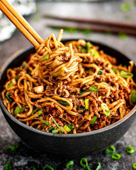 Ground Beef Recipes Rice, Ground Beef Recipes With Rice, Recipes With Rice Noodles, Recipes Rice Noodles, Beef Yakisoba, Asian Ground Beef, Asian Ground Beef Recipes, Recipes With Rice, Ground Beef Noodles