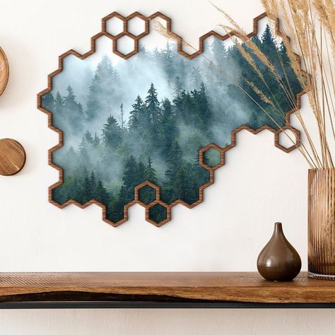 Home Decor Ideas Paintings, Bee Interior Design, Black Art Home Decor, Creative Wall Covering Ideas, Handmade Wood Crafts Ideas, Wooden Painting Ideas Wall Art, Creative Frame Ideas, Unique Painting Ideas For Walls, Unique Wall Paint