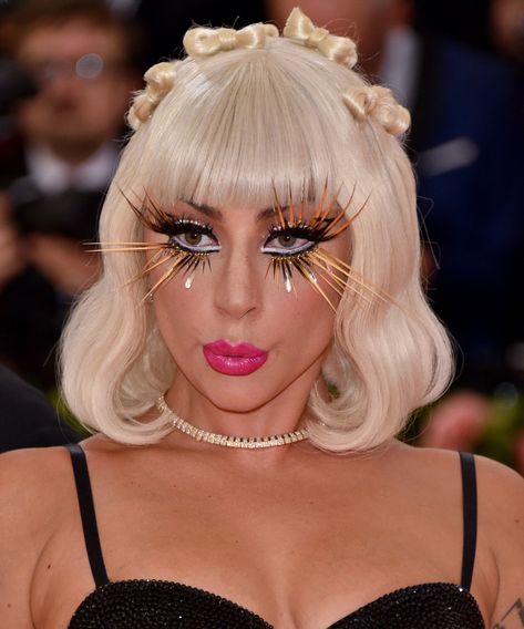 Lady Gaga Looks, Gaga Makeup, Lady Gaga Makeup, 2019 Red Carpet, Tousled Hair, Naomi Scott, Met Gala Red Carpet, Lilac Hair, The Met Gala