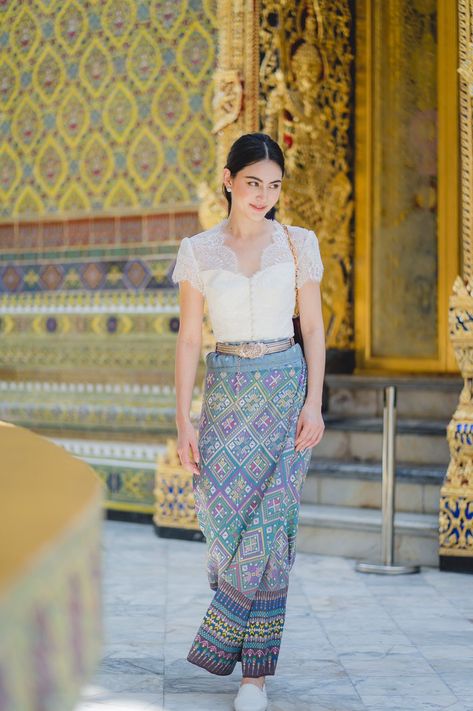 Thailand Travel Aesthetic, Travel Aesthetic Outfits, Burma Dress, Model Dress Kebaya, Silk Dress Design, Batik Dress Modern, Thai Silk Dresses, Kebaya Modern Dress, Thailand Fashion