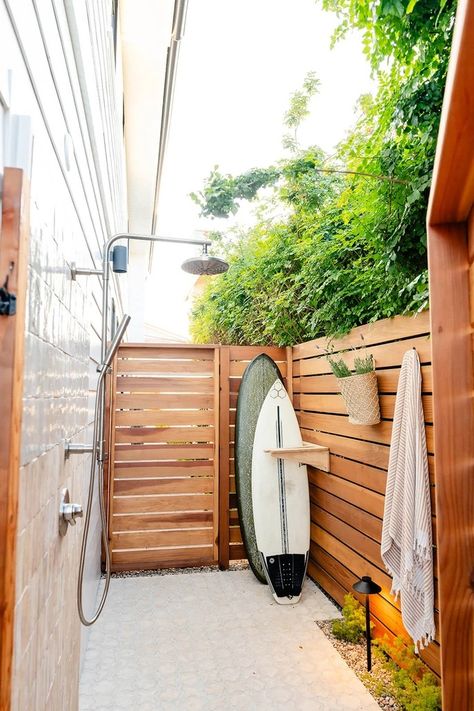 Neptune Outdoor Surfboard Rack, Surf Shower Outdoor, Outdoor Beach Shower Ideas, Beach House Outdoor Shower Ideas, Outdoor Shower Aesthetic, Outdoor Toilet And Shower Ideas, Outdoor Shower Floor, Outside Shower Ideas, Outdoor Shower Inspiration