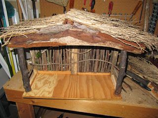 dk Art and Stuff: Creche How-To Make a Nativity Stable Christmas Nativity Scene Diy, Nativity Creche, Nativity Stable, Christmas Diy Wood, Diy Nativity, Nativity Crafts, Christmas Nativity Scene, Christmas Nativity, Nativity Set