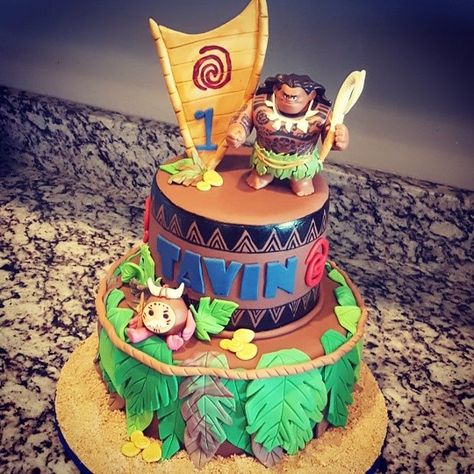 Maui Cake by Trina Truman @Sweetcreationscakes&cupcakes :) Maui Cake, Moana Birthday Decorations, Moana Birthday Cake, Moana Birthday Party Theme, Moana Theme Birthday, Moana Cake, Moana Themed Party, Moana Birthday Party, Moana Party