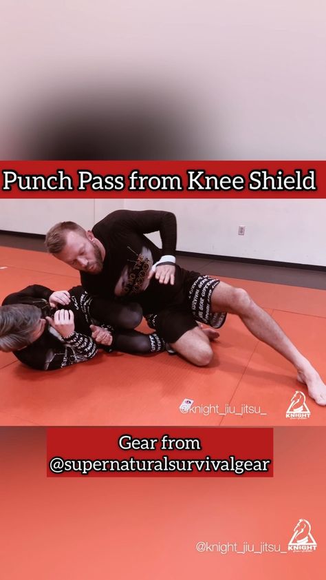 Eli Knight on Instagram: “The knee shield can be a pain to deal with, but understanding how to properly use a punch pass can be the antidote. I filmed this video…” Bjj Moves, Guard Pass, Defense Techniques, Self Defense Techniques, Shōnen Manga, Brazilian Jiu Jitsu, Aikido, Mixed Martial Arts, Grappling