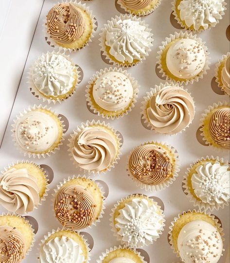 Mini Boho Cupcakes, Cupcake Neutral Colors, Simple Boho Cupcakes, Boho Style Cupcakes, Neutral Cupcakes Color Palettes, Neutral Color Cupcakes, Terracotta Wedding Cupcakes, Boho Flower Cupcakes, Bridal Shower Mini Cupcakes