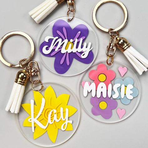 Keychain Box, Diy Resin Gifts, Handmade Teacher Gifts, Cricut Projects Easy, Diy Keyring, Keychain Svg, Htv Projects, Flower Keychain, Magic Gift