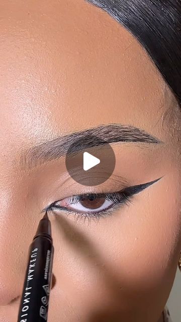 Lily on Instagram: "here’s the highly requested eyeliner tutorial! Hope you find it helpful! 🫶🏽✨
.
.
.
.
.
.
.
.
.
.
.
#fyp #eyelinertutorial #eyeliner #makeup #makeuptutorial #glam" Inner Eye Eyeliner, How To Apply Liquid Eyeliner, Liquid Eyeliner Looks, Eye Liner Designs Eyeliner Styles, Fox Eye Makeup Tutorial, Pencil Eyeliner Tutorial, Liquid Eyeliner Tutorial, Cat Eyeliner Tutorial, Eyeliner Images