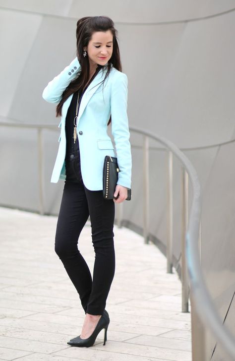 (Pre)Springtime Wardrobe Staple: Banana Republic Turquoise Blazer - Diary of a Debutante Trendy Blazer Outfits, Mint Blazer, Turquoise Blazer, Light Blue Blazer, Trendy Blazers, Best Blazer, Professional Dress, Blazer Outfit, Blazer Outfits