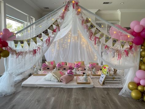 One Big Sleepover Tent, Slumber Party Tents Indoor Camping, Tent Fort Sleepover, Bday Tent Ideas, Slumber Party Canopy, Slumber Party Pallet, Glamping Birthday Party Tents Diy, Canopy Sleepover Tent, Slumber Party Bed Ideas