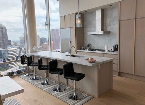 High Rise Apartment Decor, Luxury Apt, Apartments Kitchen, Apartments In New York, High Rise Apartment, Miami Apartment, High Rise Apartments, Seattle Homes, Kitchens Luxury