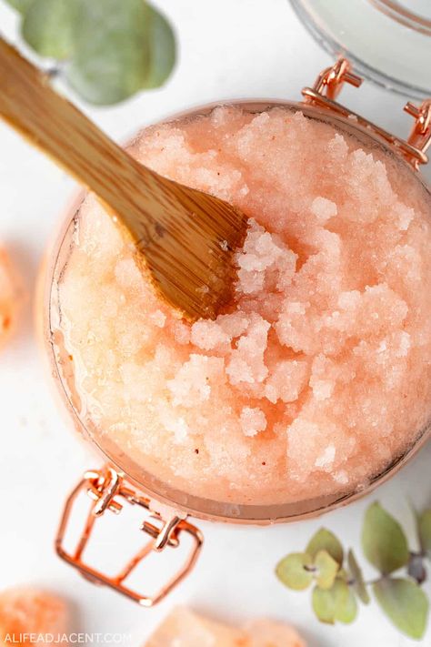 Himalayan Salt Scrub: Recipe Benefits Pink Salt Scrub, Homemade Salt Scrub, Orange Salt, Himalayan Salt Scrub, Salt Scrub Diy, Salt Scrub Recipe, Skincare Recipes, Body Routine, Natural Skincare Recipes