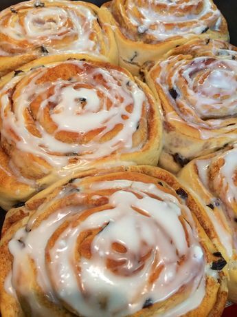 Elaine's Sweet Life: Chelsea Buns {recipe} Chelsea Buns Recipe, Chelsea Bun Recipe, Chelsea Buns, British Baking Show Recipes, Thermomix Bread, Chelsea Bun, Break Fast, Buns Recipe, Sweet Buns