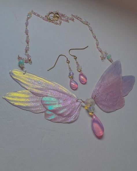 Fairy Accessories Jewellery, Paper Art Sculpture, Fairy Accessories, Pastel Girl, Fairy Jewelry, Fairy Necklace, Magical Jewelry, Cute Keychain, Sewing Art