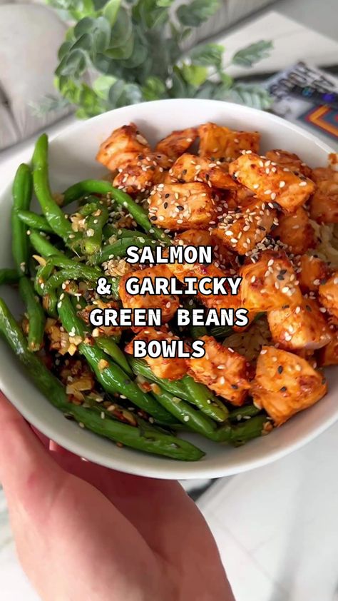 Garlic Green Beans And Salmon Bowl, Salmon Rice Green Beans, Salmon Potatoes Green Beans, Rice And Green Beans Recipe, Salmon And Green Beans, Salmon With Green Beans, Good Green Bean Recipe, Rice Green Beans, Salmon Green Beans