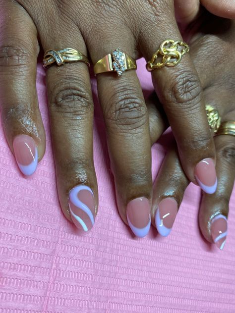 Short Oval Nails Lilac, Round Acrylic Nails Summer, Light Purple Nails Short Almond, Lilac Purple Short Nails, Lilac Purple Nails Short, Almond Lilac French Tip Nails, Lavender French Tip Nails, Short Rounded Acrylic Nails, Sweet 16 Nails