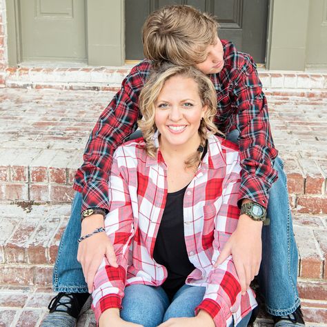 Mother Teenage Son Photos, Mother And Teenage Son Photo Ideas, Mom And Teenage Son Photo Ideas, Mother Son Photography Older, Andaman Photography, Mother Son Picture Ideas, Mom Birthday Card Ideas, Mother Son Poses, Mother Son Pictures