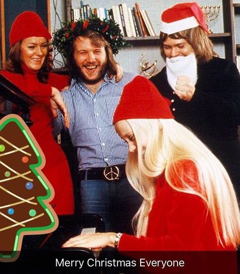 God Jul 😘🎄#merry #christmas #merrychristmas #abba #god #jul #godjul #abba #agnetha #frida #fridalyngstad #annifridlyngstad #agnethafältskog #bennyanderson #bjornulvaeus #kerst #2016 #weihnachten #froheweihnachten #piano #band #music #70's #1972 #sweden #sverige #retro #nostalgia Abba Christmas, Abba Videos, Abba Band, Abba Mamma Mia, Female Rock Stars, Xmas Songs, Frida Lyngstad, Abba Agnetha, 70s Party