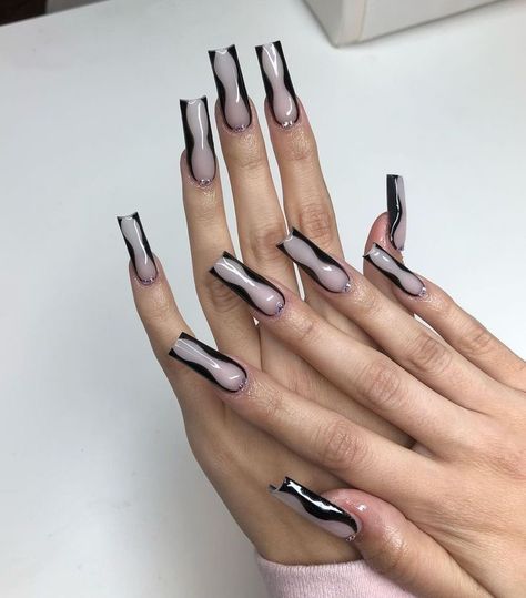 alexa demie nails maddy perez nails euphoria inspired nails Euphoria Nails, Milky Nails, Ring Inspo, Acrylic Nails Coffin Pink, Long Square Acrylic Nails, Square Acrylic Nails, Nails Coffin, Heart Nails, Fire Nails