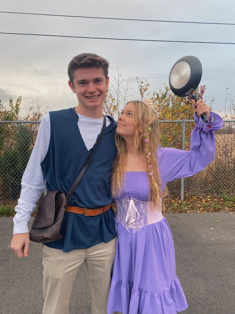 flynn and rapunzel :) Tangles Couple Costume, Repunzal Costume Couple, Diy Repunzal Costume, Diy Flynn Rider Costume, Easy Rapunzel Costume, Rapunzel Costume Aesthetic, Rapunzel And Flynn Halloween Costume, Repunzal And Flynn Couple Costume, Rapunzel And Eugene Halloween Costume