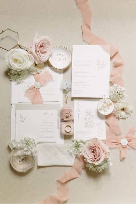 Wedding Details Photography Invitations, Wedding Details Photography List, Wedding Detail Flat Lay Photos, Wedding Detail Flat Lay, Wedding Layflat Ideas, Spring Wedding Detail Shots, Wedding Accessories Photo, Wedding Detail Shots Invitation, Wedding Invite Flat Lay