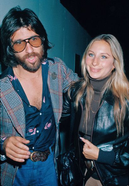 Jon Peters & Barbra Streisand 1974 70s Style Icons, Jon Peters, James Brolin, Barbara Streisand, Kris Kristofferson, Barbra Streisand, Famous Couples, Tony Awards, Female Singers