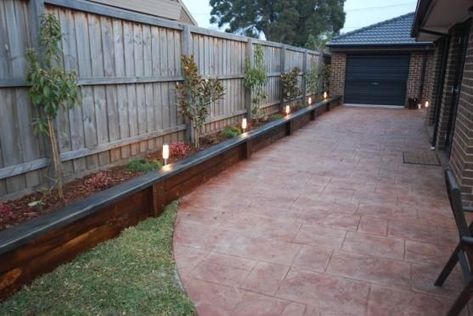 Beautiful yet functional privacy fence planter boxes ideas 28 Fence Planters, Building Raised Garden Beds, Brick Path, Building A Raised Garden, Diy Raised Garden, Raised Garden Beds Diy, Easy Landscaping, Side Garden, Backyard Garden Design