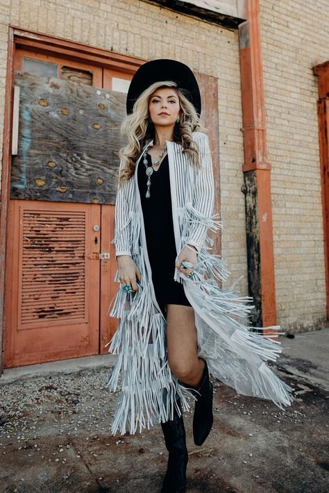 9327969053c0068dd9e07c529866b94ddesc50092572ri Nfr 2022, Southwestern Outfits, Gothic Western, Suede Jacket Outfit, Country Fest, Nfr Outfits, Western Gothic, Rodeo Style, Nashville Outfit