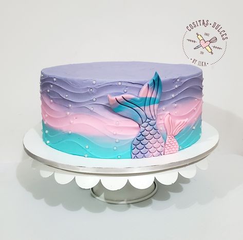 One Tier Mermaid Cake, Mermaid Birthday Smash Cake, Mermaid Cake Ideas Simple, Easy Mermaid Cake Diy, Mermaid Tail Cake Ideas, Round Mermaid Cake, Minimalist Mermaid Cake, Mermaid Pastel Cake, Diy Mermaid Cake Simple