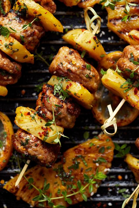 Whether you live in Hawaii or are going to a luau-themed party, these luau finger food recipes are sure to be a hit. Try these tasty bites today! Tiki Party Food, Luau Appetizers, Easy Lebanese Recipes, Luau Party Food, Finger Food Recipes, Luau Food, Chicken Skewer Recipe, Lebanese Cuisine, Meatless Monday Recipes