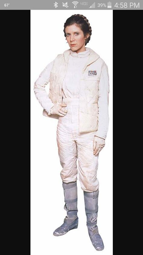 Princess Leia Hoth costume Star Wars Family Costumes, Leia Hoth, Disney Princess Halloween Costumes, Disfraz Star Wars, Princess Leia Hair, Princess Leia Costume, Carrie Fisher Princess Leia, Star Wars Halloween Costumes, Princess Halloween