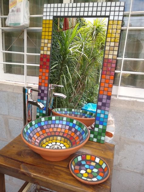 Cerámica Ideas, Metal Furniture, Mural Art, Mosaic Art, Cuba, Stained Glass, Mosaic, Mural, Drawings