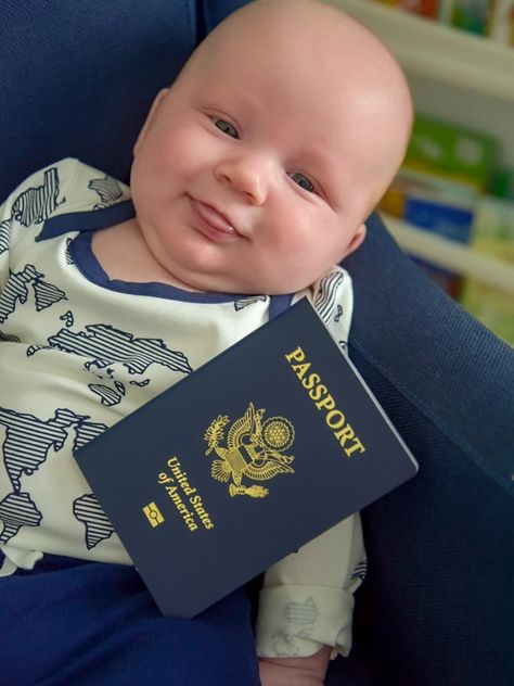 Baby Passport, Passports For Kids, Getting A Passport, Passport Office, Passport Application, Altered Photo, Passport Photo, Vision Board Photos, Baby Hands