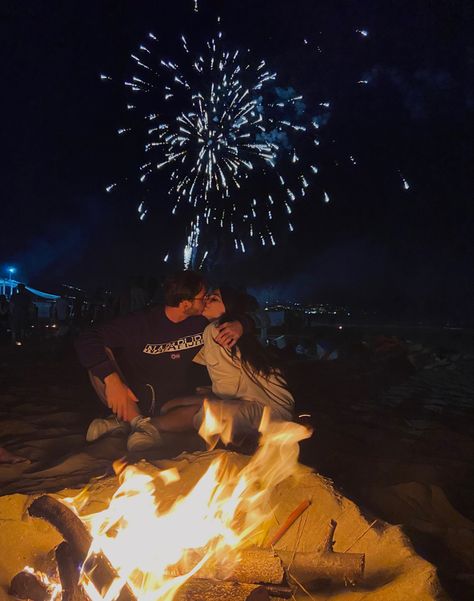 Couples Bonfire Night, Summer Nights Aesthetic Couple, Bonfire With Boyfriend, Couple Bonfire Aesthetic, Bonfire Aesthetic Couple, Bonfire Couple Pictures, Couple Bonfire, Bonfire Night Aesthetic, Rival Darling