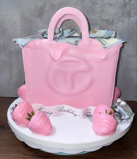 Telfar Bag Cake, Pink Money Cake, Pink 16th Birthday Cake, 14th Birthday Cake Ideas, Boujee Birthday Cake, Baddie Birthday Cake, Designer Birthday Cakes, 22nd Birthday Cake, Queens Birthday Cake